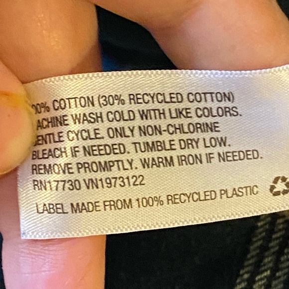 Universal Thread Size Large Woman’s Button Down Long Sleeve Shirt - Picture 3 of 17